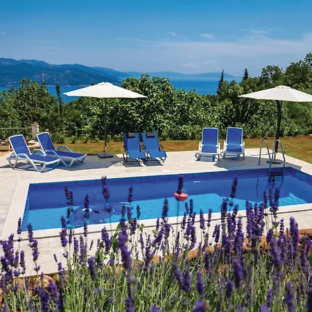 Сasa de vacaciones In Brsec With House Sea View