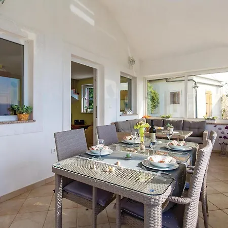 Сasa de vacaciones In Brsec With House Sea View Brseč