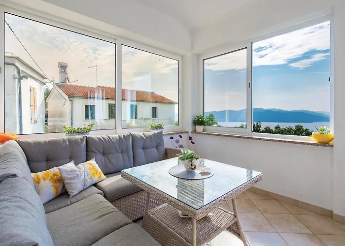 بيت للعطل In With House Sea View