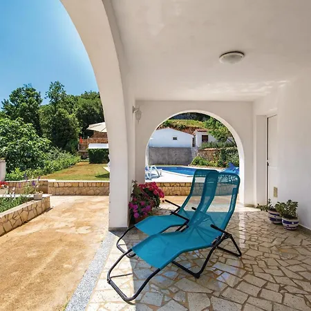 Vakantiehuis In Brsec With House Sea View