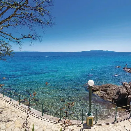 Stunning In Brseč