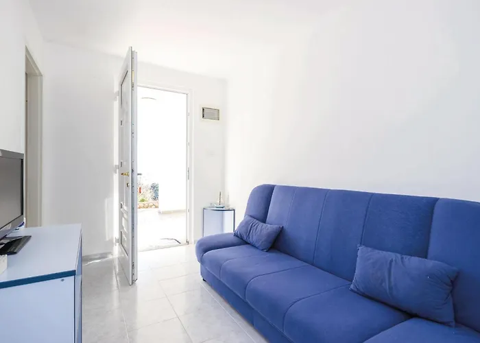 In With House Sea View *