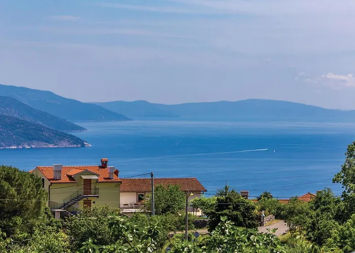 In With House Sea View *